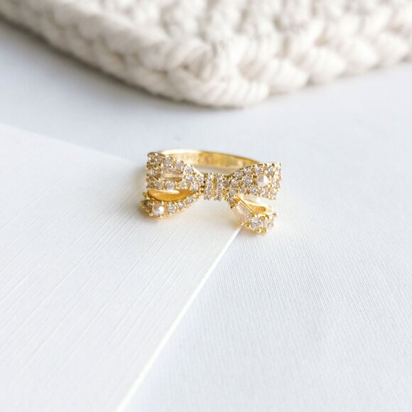 Kendra Scott Krista Gold White Mix Bow Cocktail Ring Size 7 - Picture 2 of 4